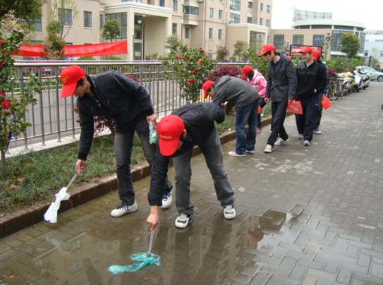 嘉北街道紫溪社区举办志愿者捡垃圾活动-志愿