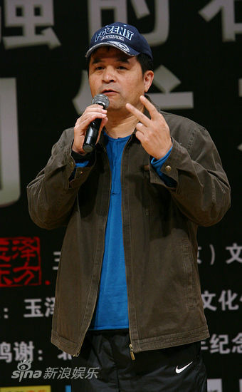 主持人毕福剑去世原因_cctv主持人毕福剑收入(3)